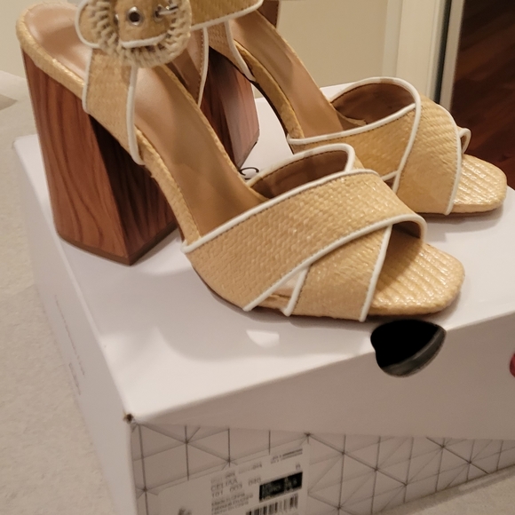 Call It Spring CELIAA Block Heel Sandal [New] - Picture 4 of 6